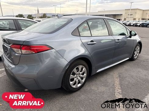 Used 2025 Toyota Corolla LE FWD image 3