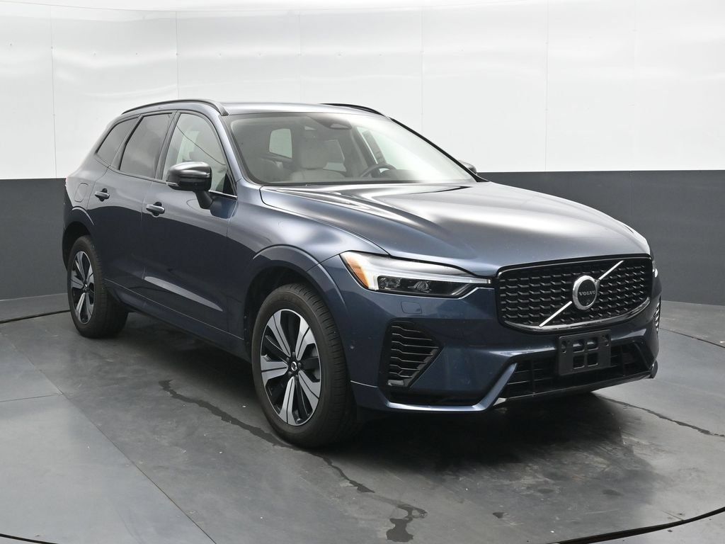 Used 2024 Volvo XC60 T8 Plus w/ Protection Package Premier AWD/4WD image 5