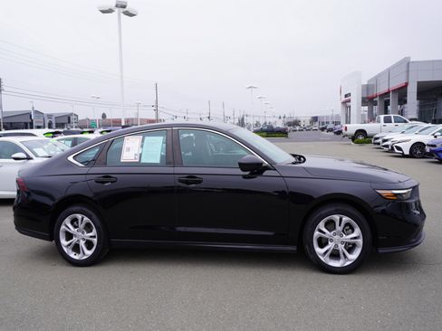 Used 2023 Honda Accord LX image 4