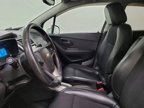 Used 2016 Chevrolet Trax LT w/ LT Convenience Package image 17