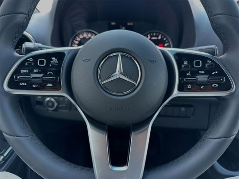 Used 2024 Mercedes-Benz Sprinter 2500 image 25