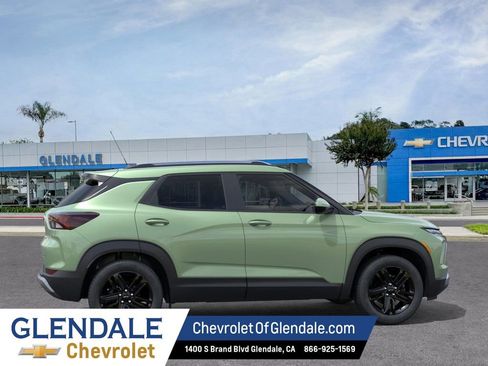 New 2026 Chevrolet TrailBlazer LT w/ Midnight Edition FWD image 5