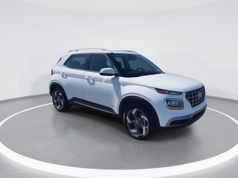 New 2026 Hyundai Venue SEL FWD image 2