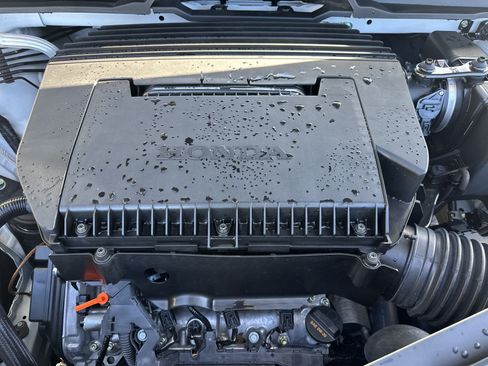 Used 2025 Honda Pilot Black Edition image 9