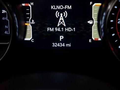 Used 2022 Jeep Gladiator Rubicon w/ Cold Weather Group image 63