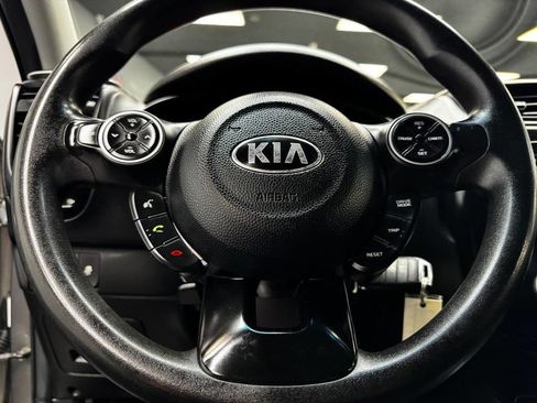 Used 2018 Kia Soul Base image 23