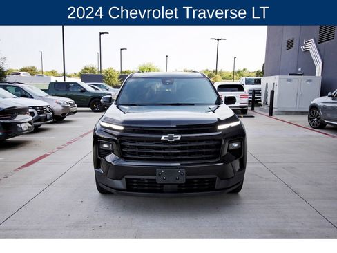 Used 2024 Chevrolet Traverse LT w/ Midnight/Sport Edition FWD image 2