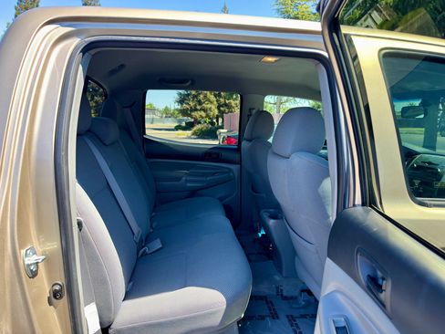 Used 2007 Toyota Tacoma PreRunner RWD image 10