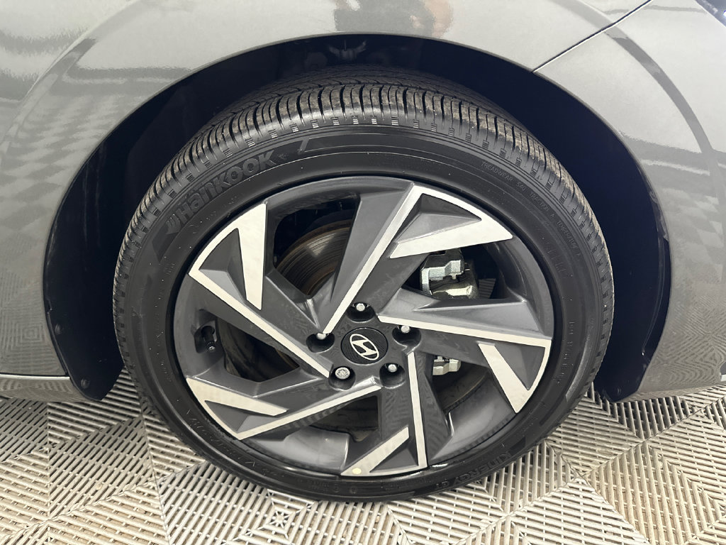 Used 2025 Hyundai Elantra SEL FWD image 11