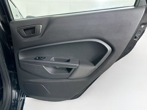 Used 2013 Ford Fiesta SE image 26