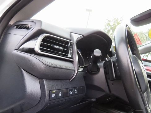 Certified 2023 Toyota Camry SE image 34