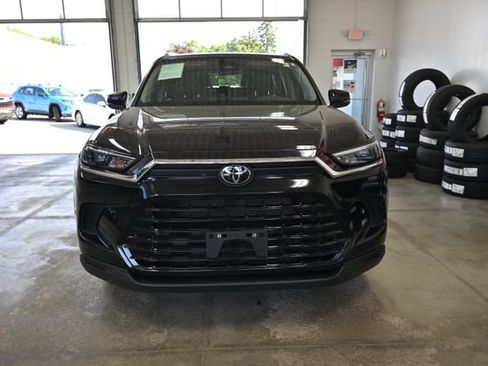 Used 2024 Toyota Grand Highlander AWD image 2