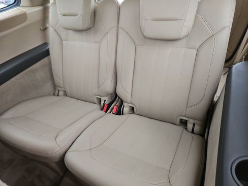 Used 2014 Mercedes-Benz GL 450 4MATIC image 18
