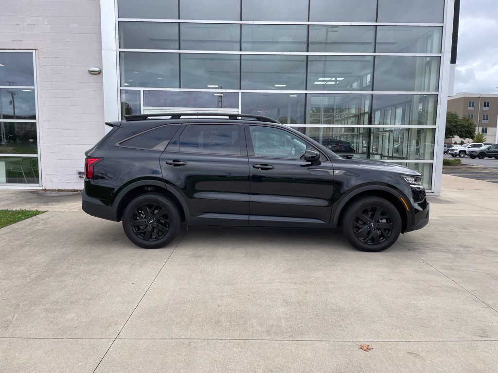 Used 2023 Kia Sorento S w/ Panoramic Sunroof Package AWD/4WD image 4