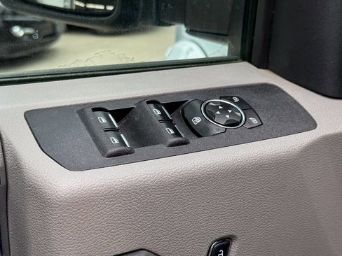 Used 2017 Ford F250 XLT w/ XLT Value Package AWD/4WD image 27