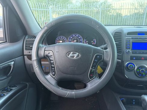 Used 2011 Hyundai Santa Fe SE FWD image 10
