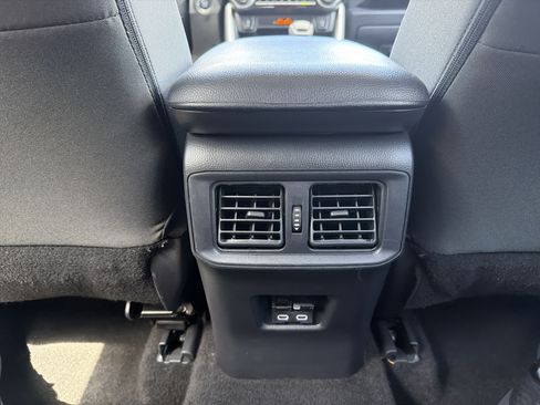 Used 2025 Toyota RAV4 XLE AWD/4WD image 29