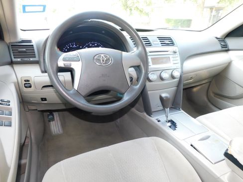 Used 2010 Toyota Camry image 16