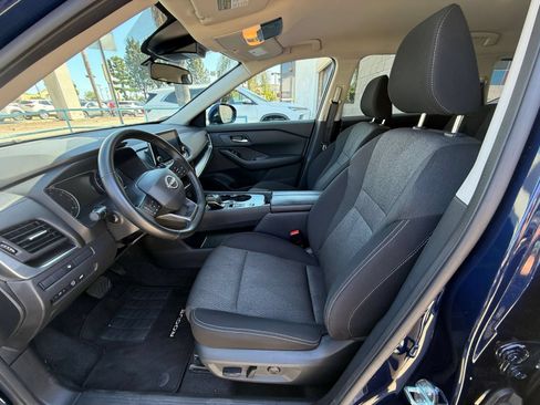 Used 2025 Nissan Rogue SV FWD image 25