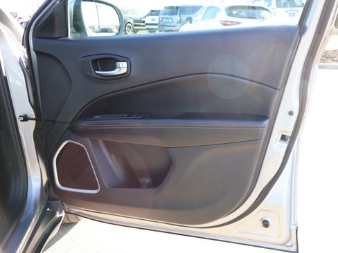 Used 2021 Jeep Compass Limited image 10