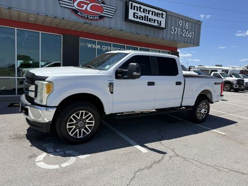 Used 2017 Ford F250 XL w/ Power Equipment Group AWD/4WD image 1