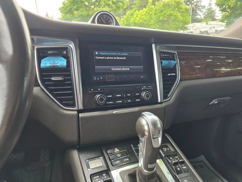 Used 2018 Porsche Macan S AWD/4WD image 30