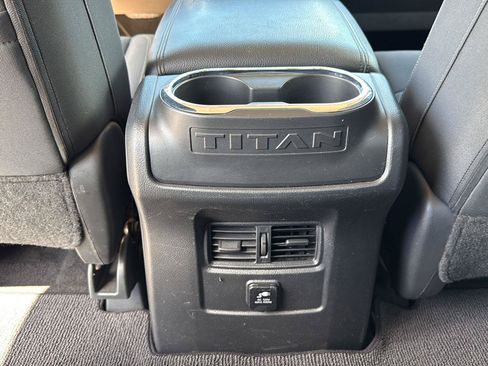 Used 2018 Nissan Titan SV w/ SV Convenience Package AWD/4WD image 23