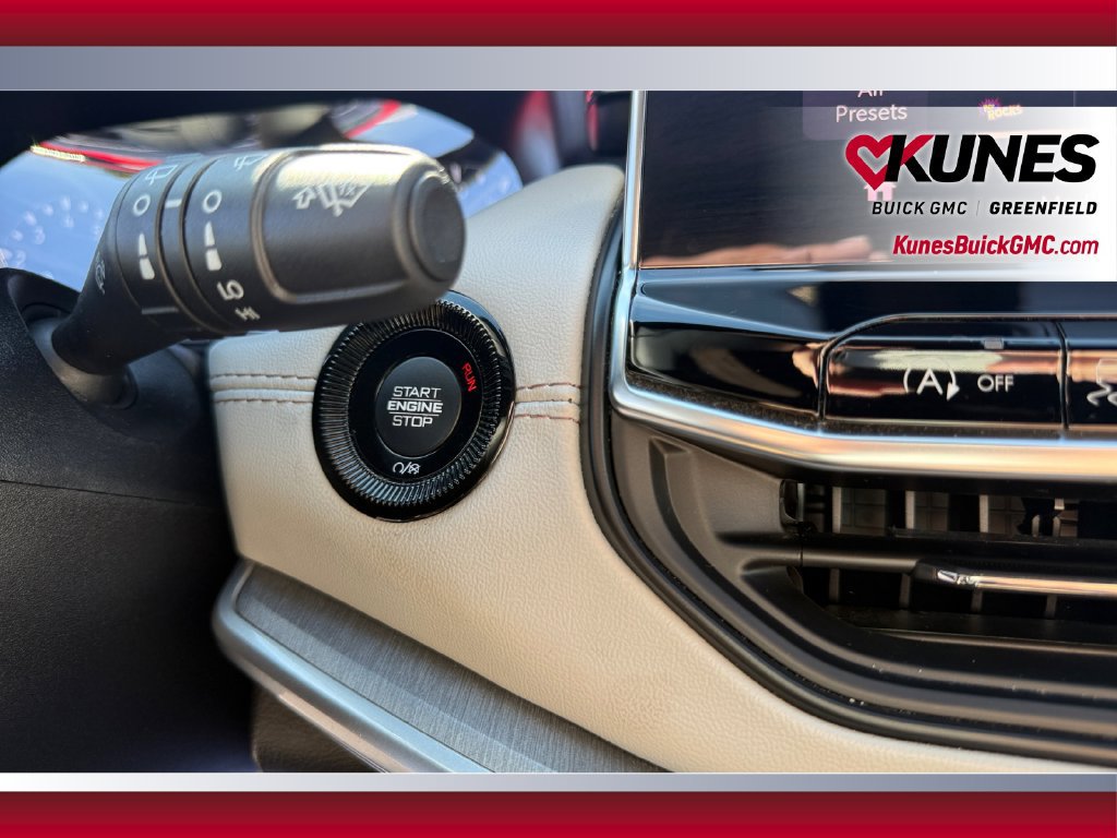 Used 2025 Jeep Compass Limited AWD/4WD image 32