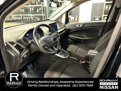 Used 2019 Ford EcoSport SE w/ SE Convenience Package image 4
