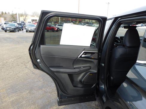 New 2026 Mitsubishi Outlander SE image 30