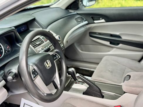 Used 2012 Honda Accord LX image 8