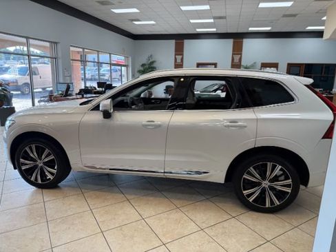 Used 2023 Volvo XC60 B5 Plus image 4