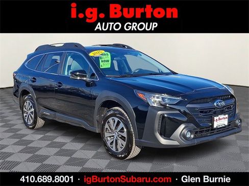 Used 2025 Subaru Outback Premium image 1