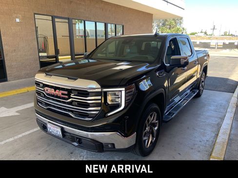 Certified 2025 GMC Sierra 1500 SLT w/ SLT Premium Package RWD image 1