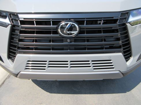 Used 2026 Lexus GX 550 AWD/4WD image 15