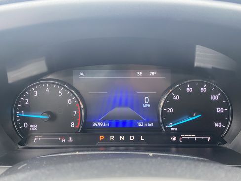 Used 2022 Ford Explorer XLT w/ Equipment Group 202A image 7