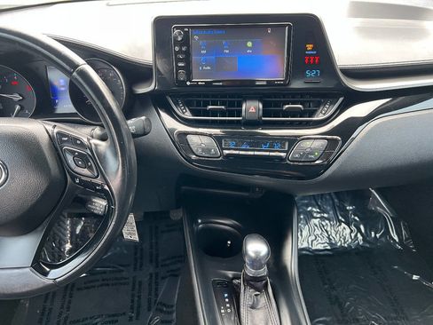 Used 2018 Toyota C-HR XLE image 29