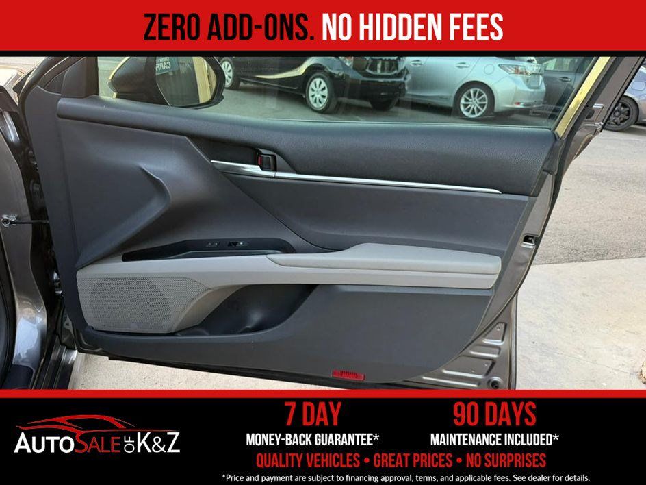 Used 2020 Toyota Camry SE FWD image 23