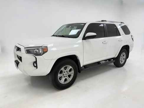 Used 2023 Toyota 4Runner SR5 AWD/4WD image 5