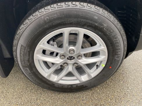 New 2025 Jeep Grand Cherokee Laredo X w/ Luxury Tech Group I image 7