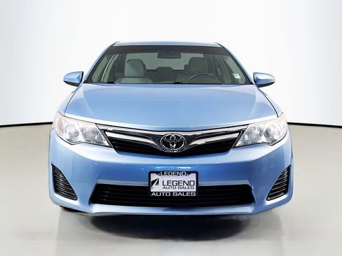 Used 2012 Toyota Camry LE image 2