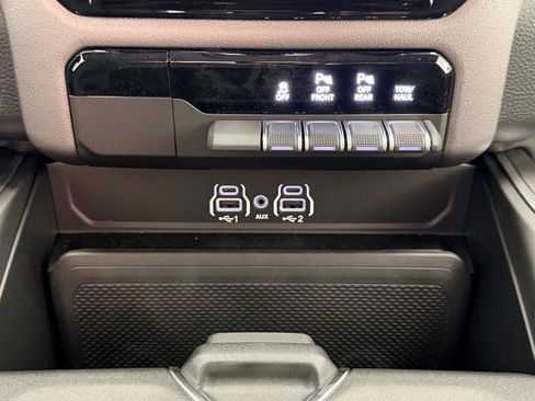 New 2026 RAM 1500 Big Horn AWD/4WD image 13