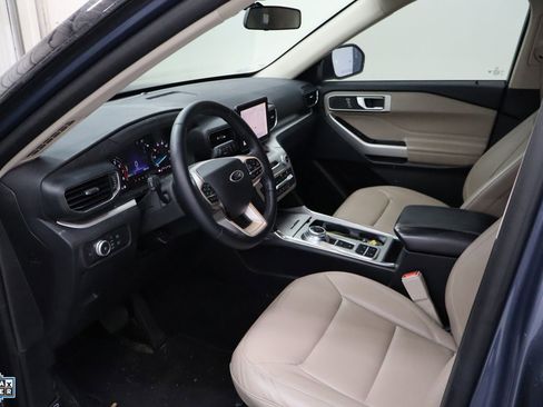Used 2021 Ford Explorer XLT w/ Equipment Group 202A image 18
