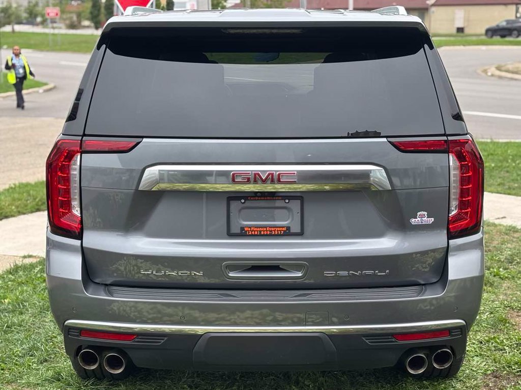Used 2021 GMC Yukon XL Denali w/ Denali Ultimate Package AWD/4WD image 9