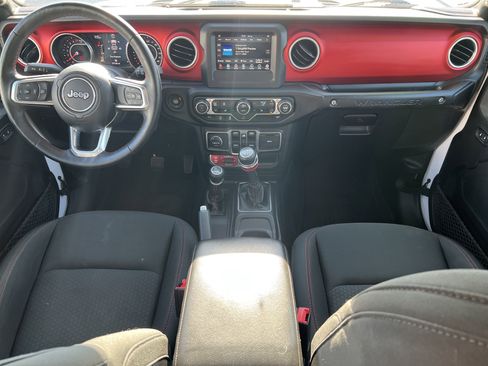 Used 2018 Jeep Wrangler Unlimited Rubicon AWD/4WD image 4