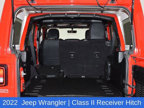 Used 2022 Jeep Wrangler Unlimited Sahara w/ Cold Weather Group image 31