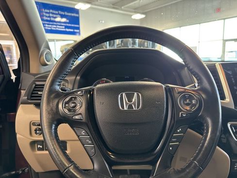 Used 2016 Honda Pilot Touring image 17