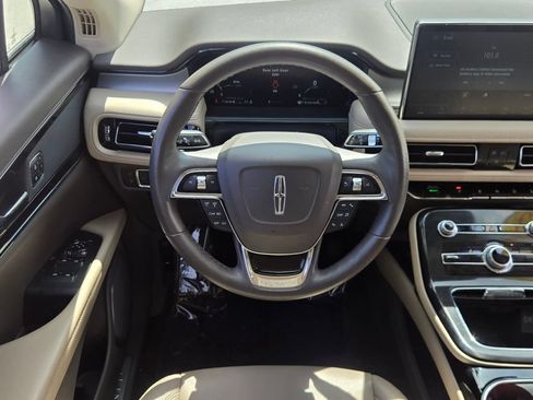 Used 2023 Lincoln Nautilus AWD w/ Premium Package image 13
