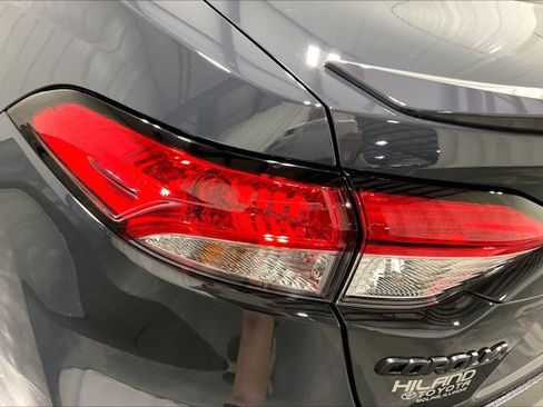 Certified 2025 Toyota Corolla SE FWD image 30