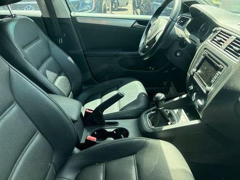 Used 2012 Volkswagen Jetta TDI FWD image 5
